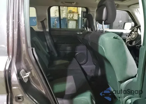 2014 Jeep Patriot Latitude z USA, uszkodzony, nr VIN 1C4NJRFB5ED744354